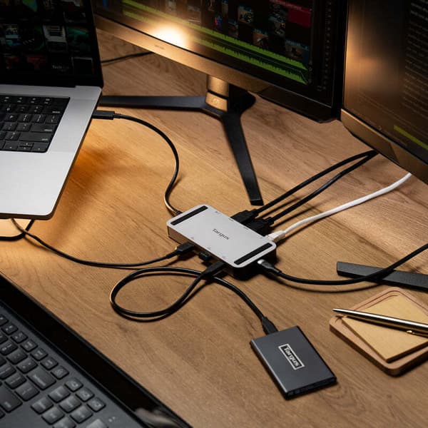 Targus USB4 Dual Video 140W Pass-Thru-docka / USB-hubb