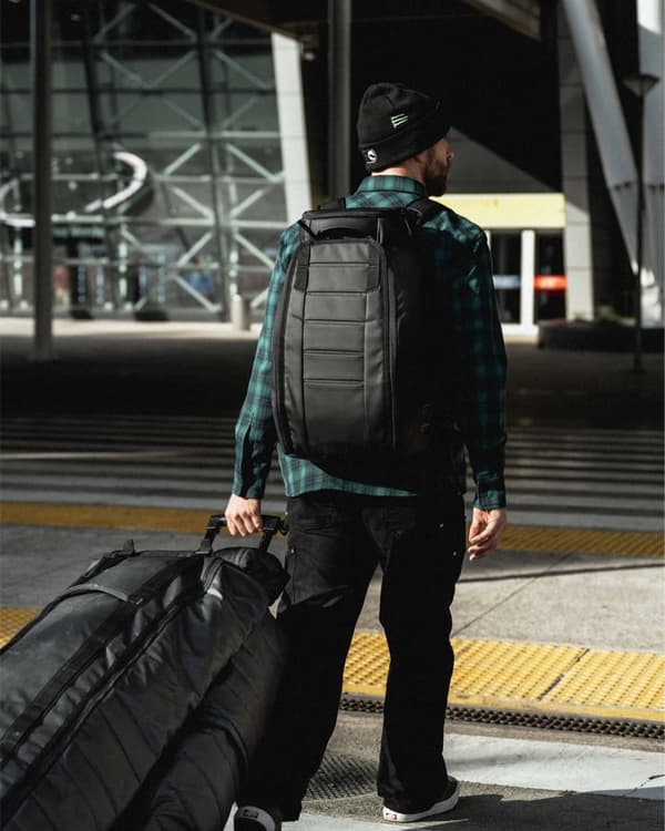 Db Hugger Backpack 30L -ryggsäck, black out