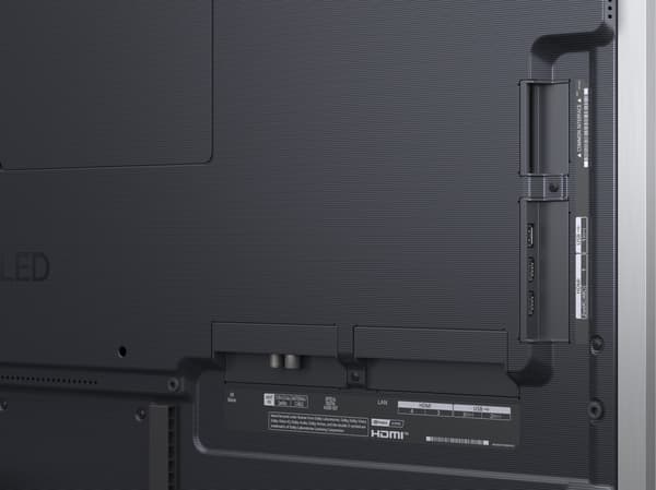 LG 55" OLED evo G5 – 4K TV med stativ
