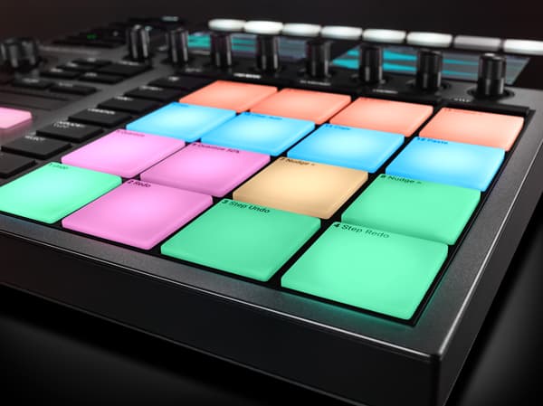 Native Instruments Maschine+ samplingsarbetsstation