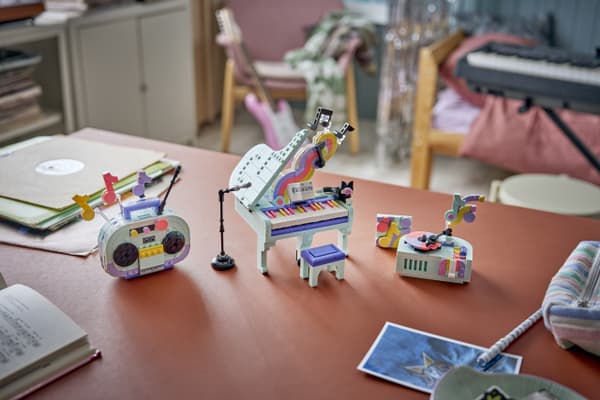LEGO Creator 31392 – Dekorativt piano och katt