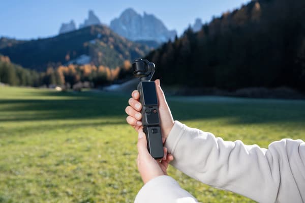 DJI Osmo Pocket 4 Creator Combo videokamera