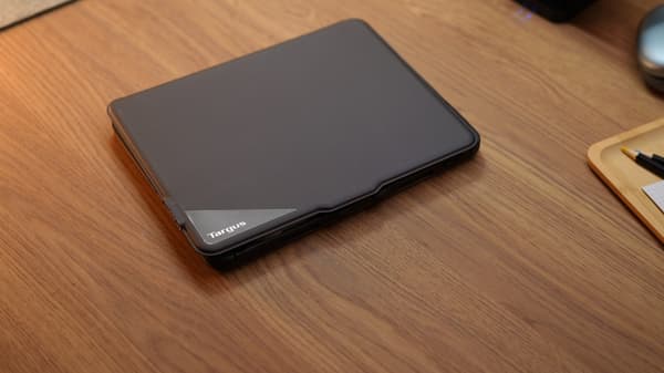 Targus VersaVu Bluetooth tangentbordsfodral, iPad Pro 11" M4