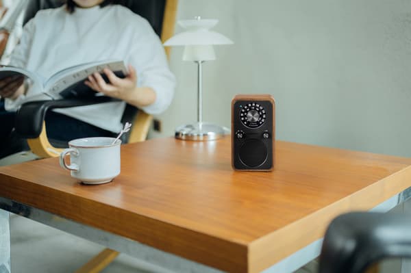 Sangean WR-9 FM-radio med Bluetooth, valnöt