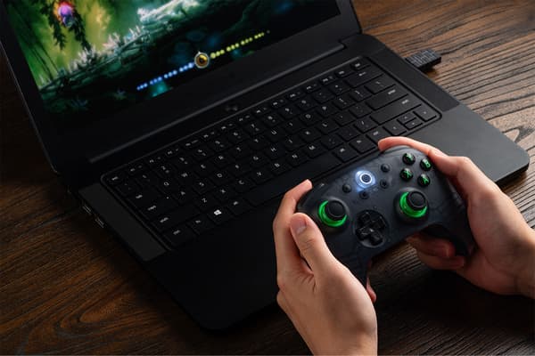 8BitDo Ultimate 2C trådlös PC-spelkontroll, svart