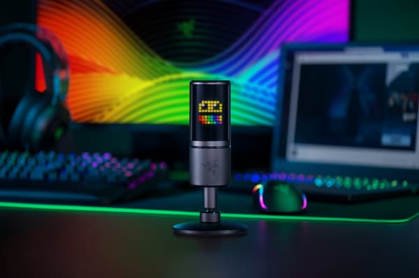 Razer Seiren Emote -mikrofon USB-port