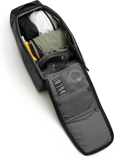 Db Hugger Backpack 30L -ryggsäck, black out