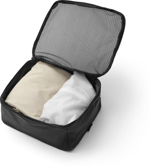 Db Essential Packing Cube M -packpåse, black out