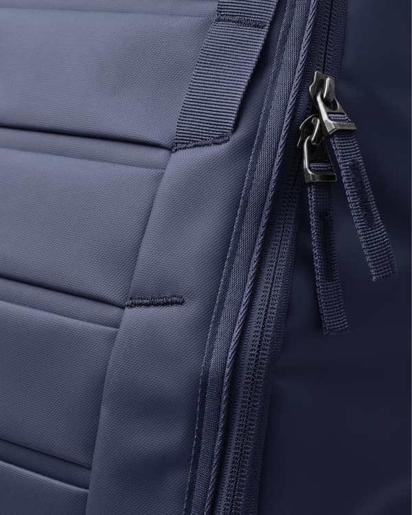 Db Hugger Backpack 25L - ryggsäck, blå timme