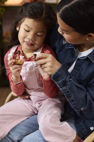 LEGO Disney Prinsessa 43282 – Byns hus och båt