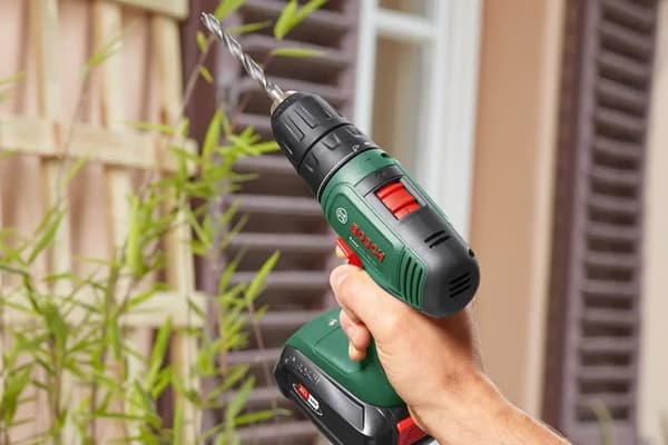 Bosch easydrill 18v-38 2Ah