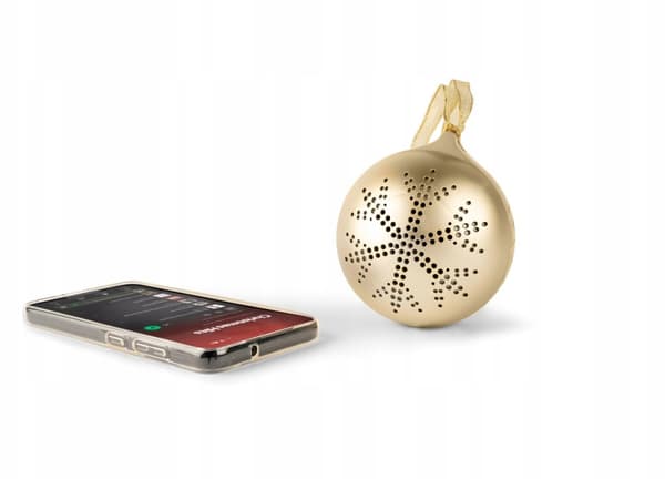 BigBen xmasballgold Bluetooth-kaiutin kullassa