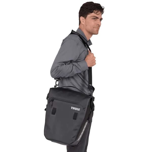 Thule Shield Pannier 22L Svart
