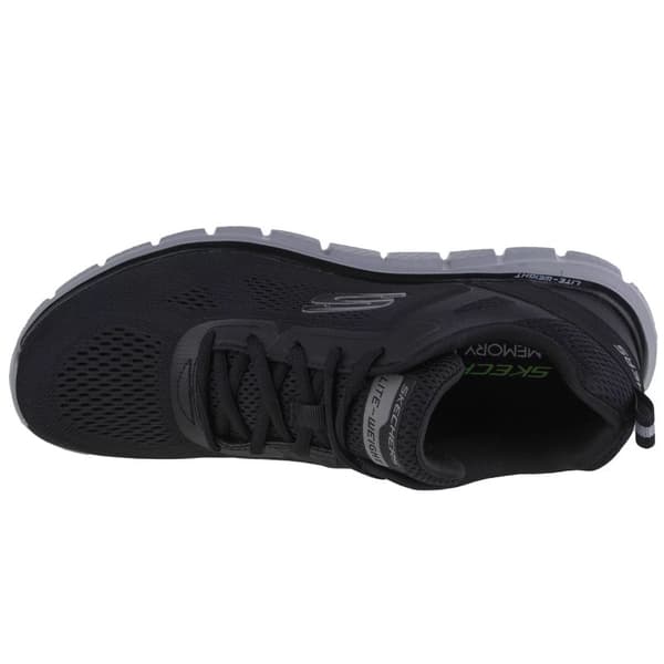 Skechers track broader sneakers sort