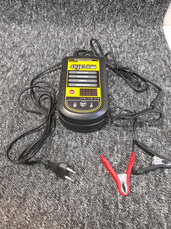 Mecafer MHF7E Intelligent Batterilader 150W 12V/24V