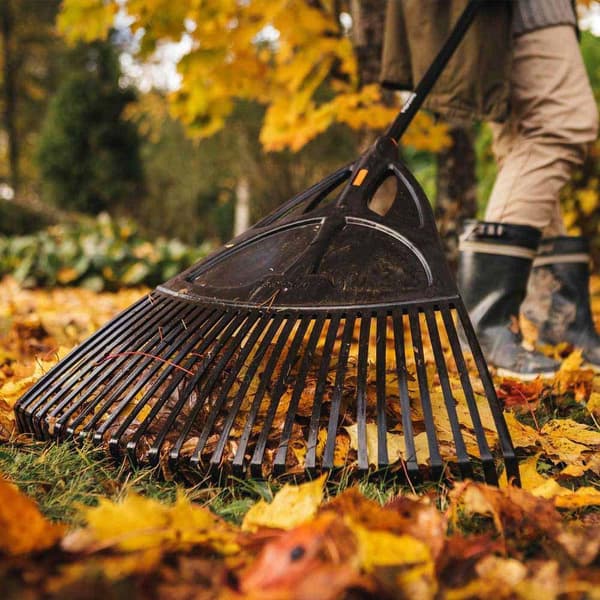 Fiskars Solid XL Lehtiharava 65 cm