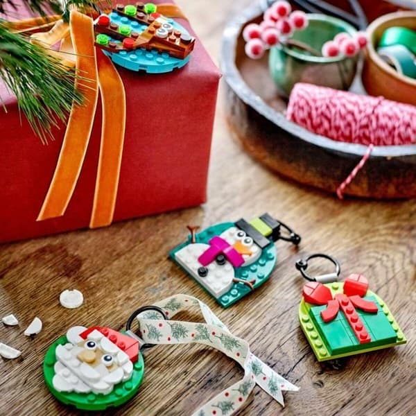 LEGO Sélection de décorations de Noël rouge