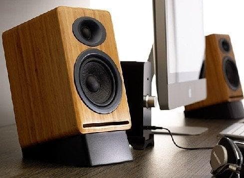 Audioengine P4 kaiuttimet bambusta