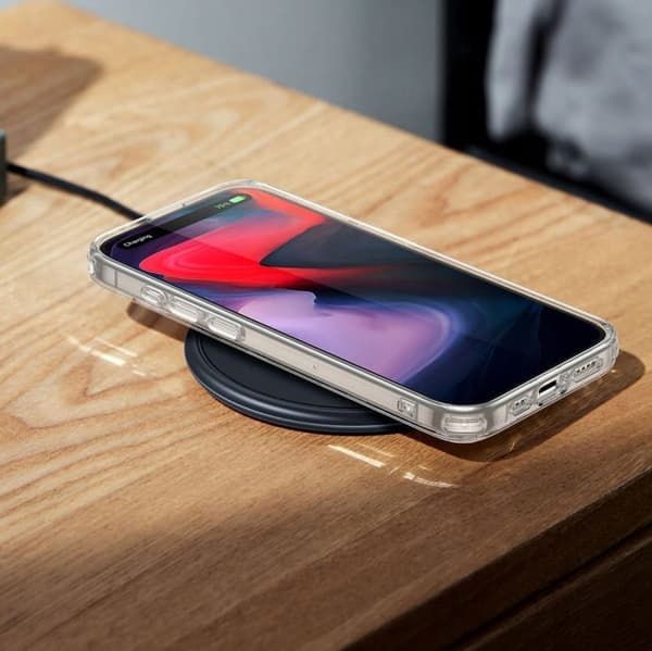 ESR Project Zero iPhone 15 Pro Transparent