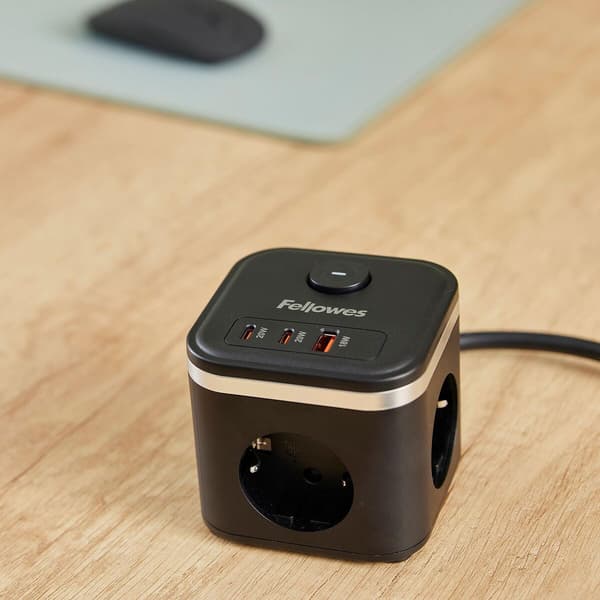 Fellowes 100137168 Power Cube med 3 stik og 3 USB-porte (2xUSB-C, 1xUSB-A)