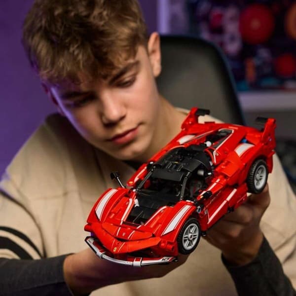 LEGO Technic SUV Ford Bronco i rød og sort