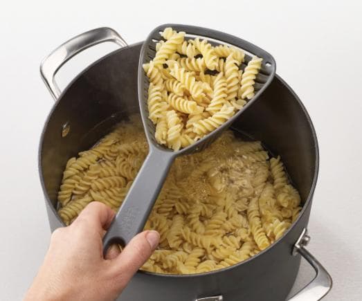 Joseph Joseph duo spoon colander svart