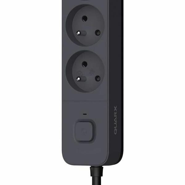 QUARX stikdåse sort og grå med 4 stik og 3 USB-porte