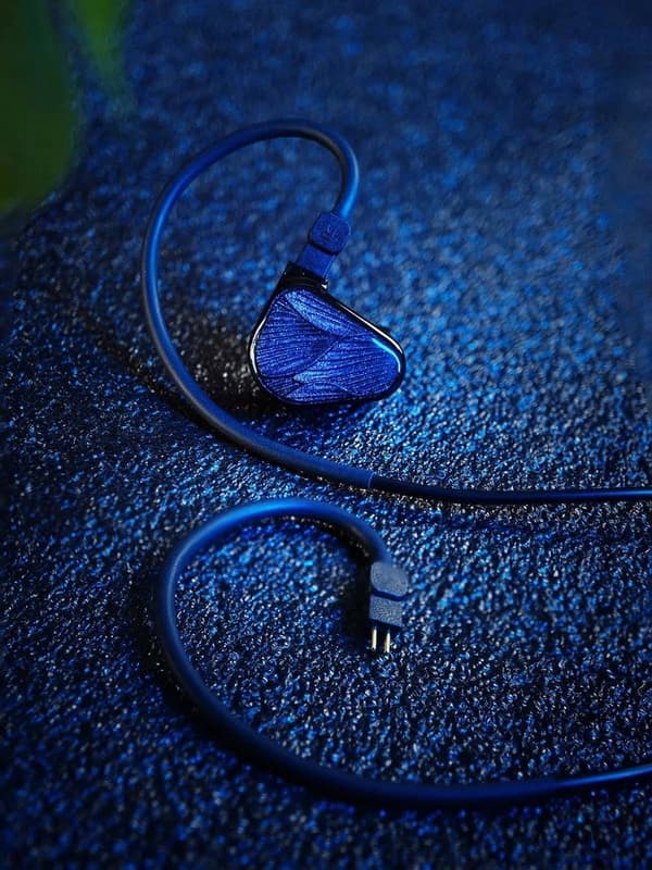 Truthear Zero Blue2 in-ear monitors med utbytbar kabel