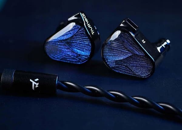 Truthear Zero Blue2 in-ear monitors med utbytbar kabel