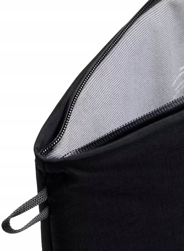 Bellroy Lite Laptop Sleeve 14 tuumaa Musta