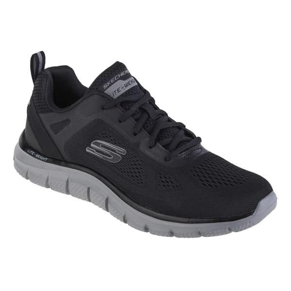 Skechers track broader sneakers sort
