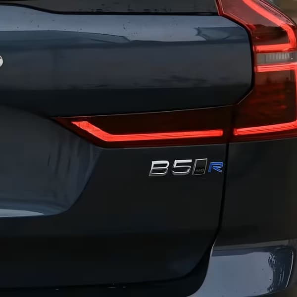 Emblem R-Design blå-silver 2,3x1,6cm 1-pack till Volvo