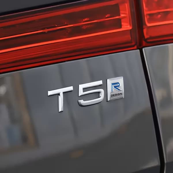 Emblem R-Design silver 2,2 x 2,7 cm 1-pack till Volvo