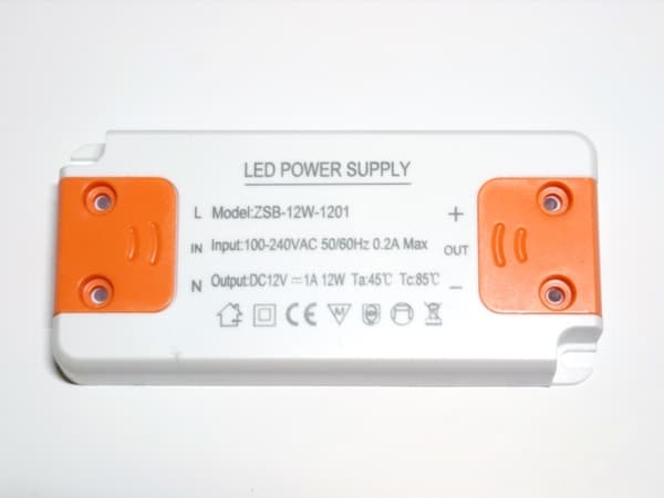 LED-virtalähde 12 W Muuntaja 220 V AC ---> 12 V DC