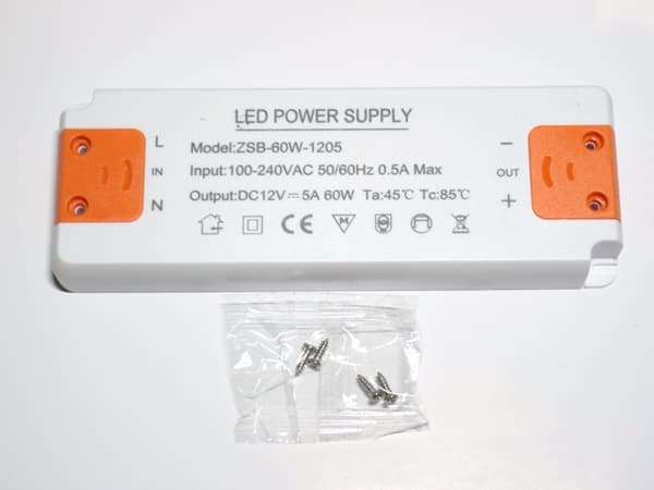 LED Driver 60 W Transformator  220 V AC ---> 12 V DC