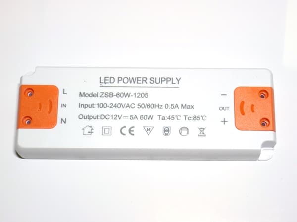 LED Driver 60 W Transformator  220 V AC ---> 12 V DC