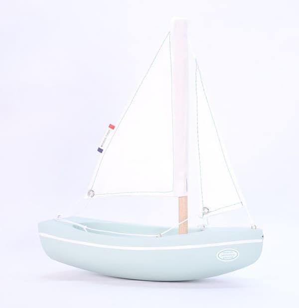 Maison Tirot - Le Sloop båt grönt vatten 21cm - TIROT