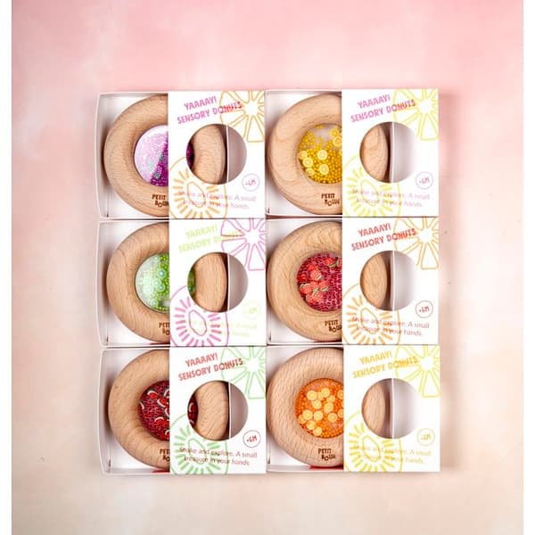 Sensorisk donut i trä Tomat - PETIT BOUM - Rosa - Trä / Plast