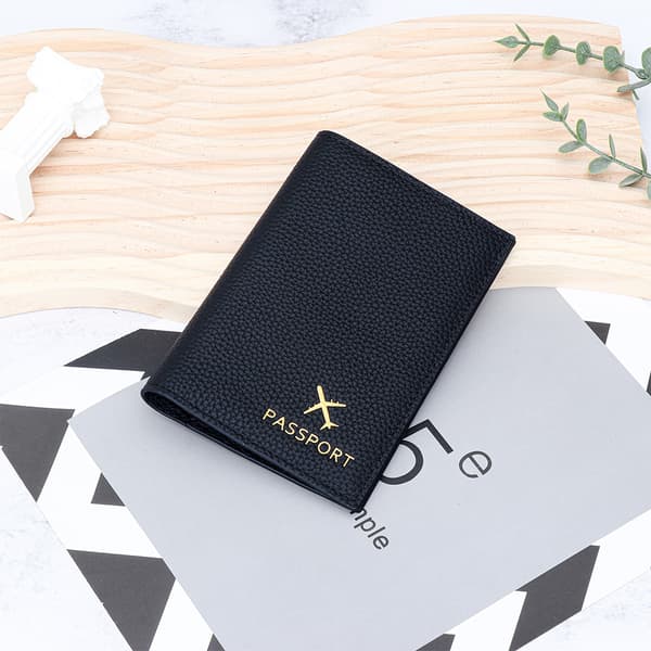 Ylellinen ohut passinpidike Black