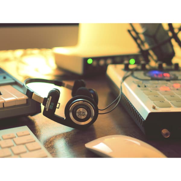 Headphone PortaPro Classic On Ear Wired