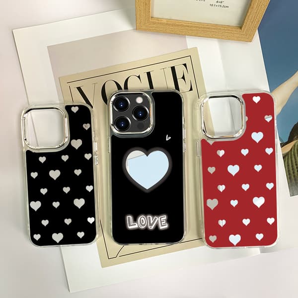 Spejlmalet telefoncover - Hjertedesign til iPhone 16 Pro Max