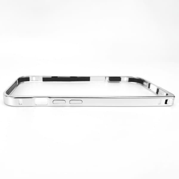 Støtfangerdeksel i aluminiumslegering for iPhone 15 Silver
