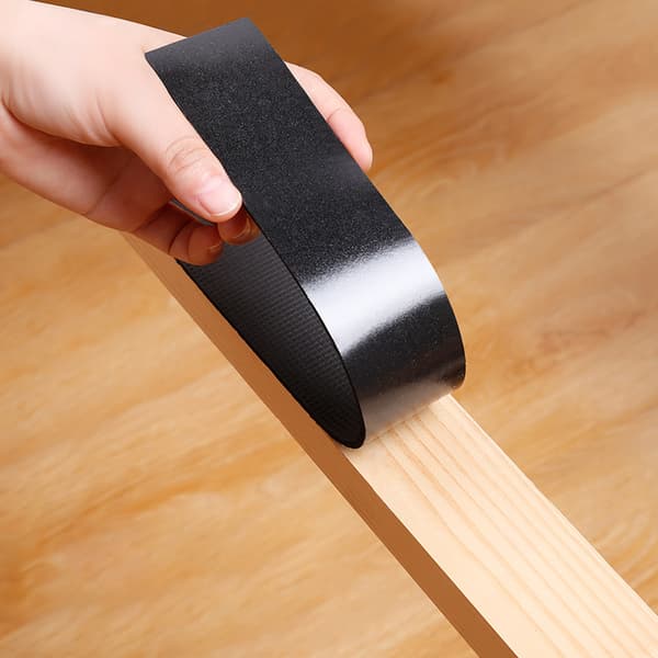 Lyddempende tape for seng med ribbebunn