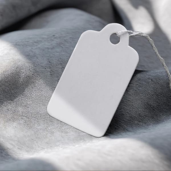 Hundre prislapper med snor White 3.5 x 2.2 cm
