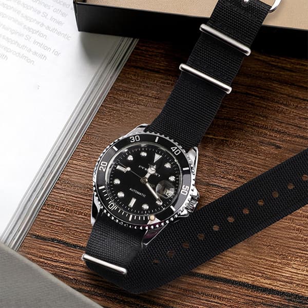 Vaihde Nylon Rannekello - 22 mm Black