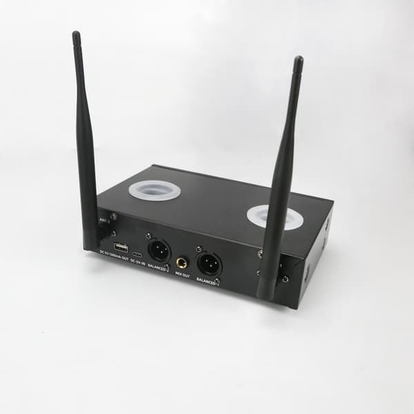 Professionelt trådløst mikrofonsystem med anti-feedback