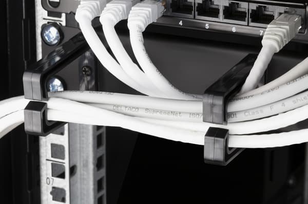 19" cable panel 1U, 5 brackets, black
