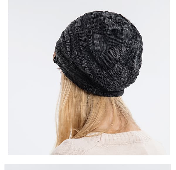 Neulottu talvihattu Black