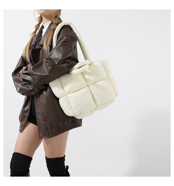 Suuri puffer-kangaskassi olkalaukku White