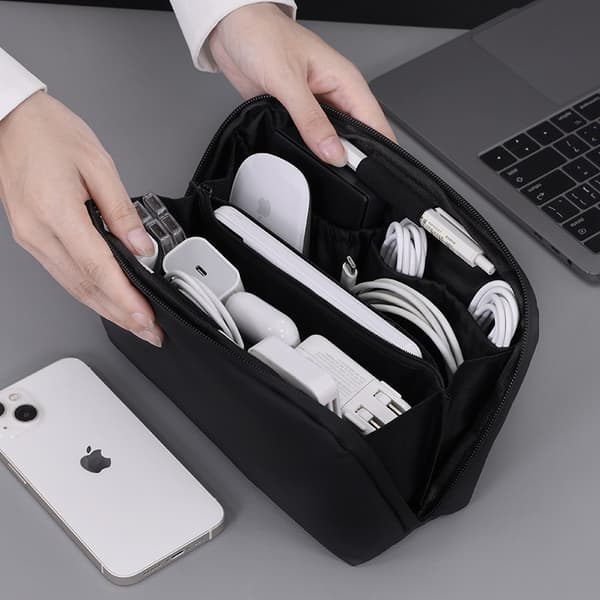 Tech Accessory Organizer Bag for kabler, mus, øretelefoner Black